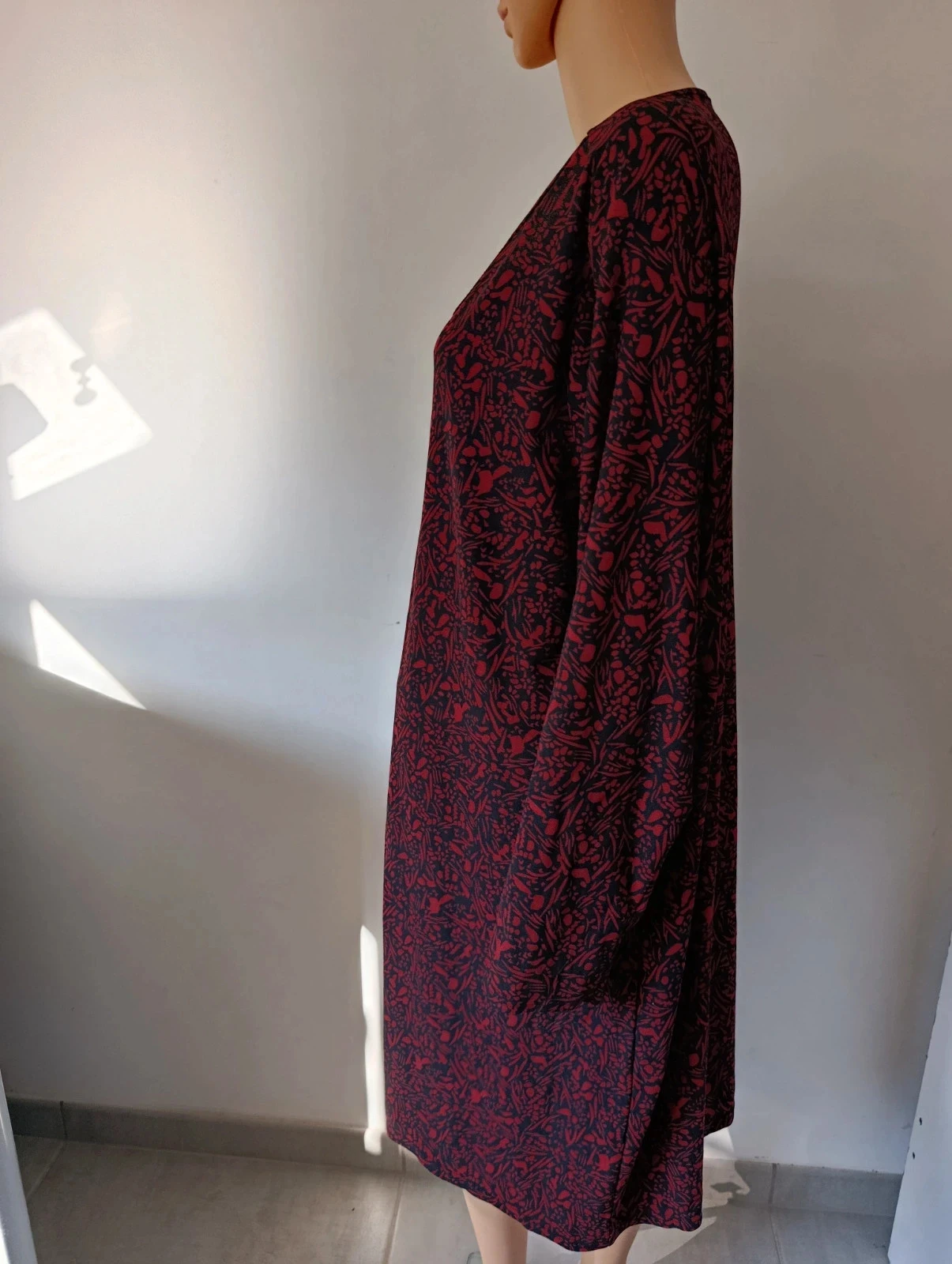 Vestido Inextenso 3XL preto e bordeaux estampado - Mangas compridas - Corte fluido tamanho grande – photo 8